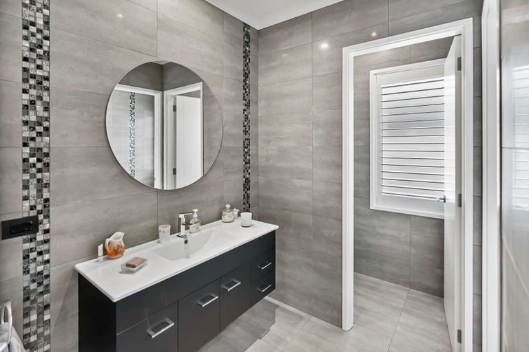 Photo of property in 3 Topping Place, Whitianga, 3510