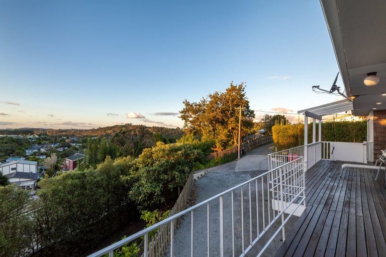 Photo of property in 10 Gurnard Road, Stillwater, Silverdale, 0993