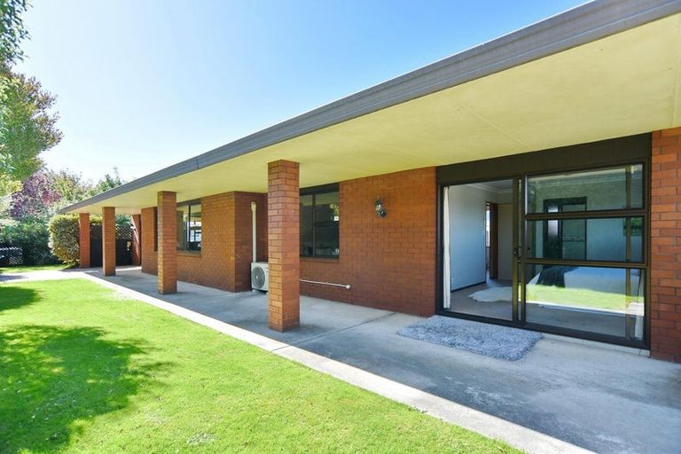 Photo of property in 2 Rex Place, Rangiora, 7400