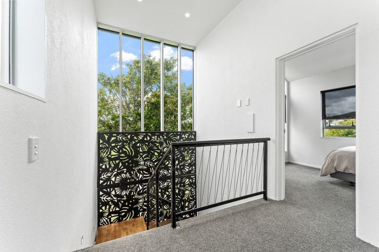 Photo of property in 121 Tauranga Place, Orewa, 0931