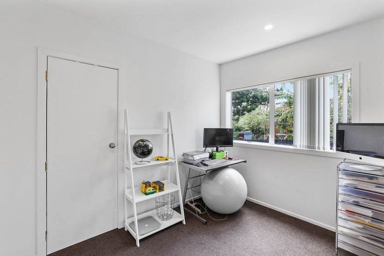 Photo of property in 5/92 Titirangi Road, New Lynn, Auckland, 0600