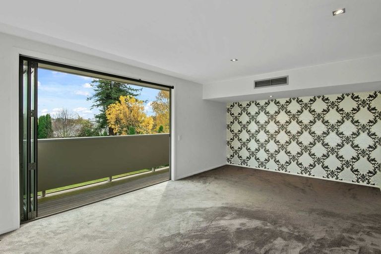 Photo of property in 243 Ilam Road, Ilam, Christchurch, 8041