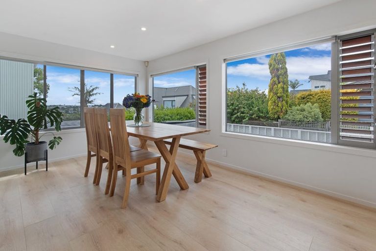 Photo of property in 1/18 Ridge Road, Waiake, Auckland, 0630