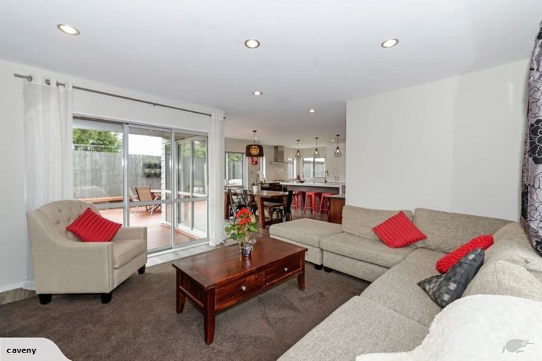 Photo of property in 36a Kervil Avenue, Te Atatu Peninsula, Auckland, 0610