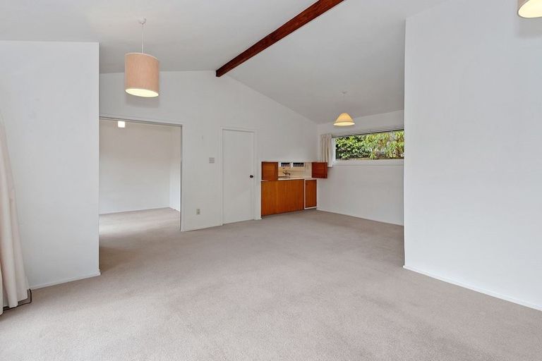 Photo of property in 2/55 Garreg Road, Bryndwr, Christchurch, 8052