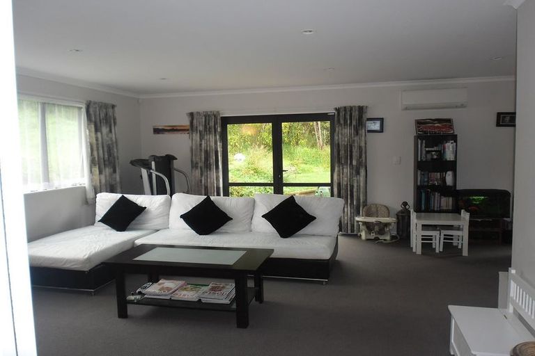 Photo of property in 8 Abbey Way, Whitby, Porirua, 5024