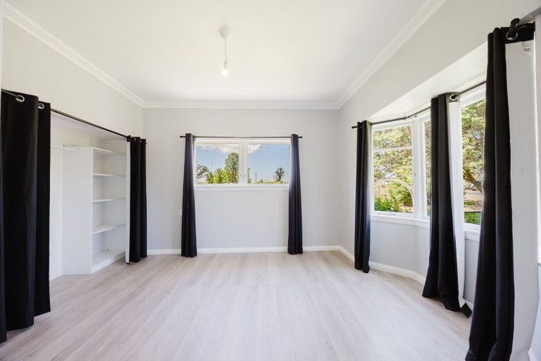 Photo of property in 2070 State Highway 2, Waipukurau, 4285