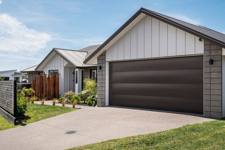 Photo of property in 1 Pimelea Street, Papamoa Beach, Papamoa, 3118