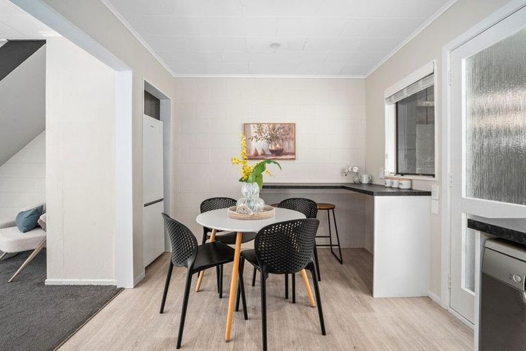 Photo of property in 85a Mulberry Street, Normandale, Lower Hutt, 5010