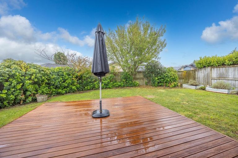 Photo of property in 33 Chadwick Place, Rototuna North, Hamilton, 3210