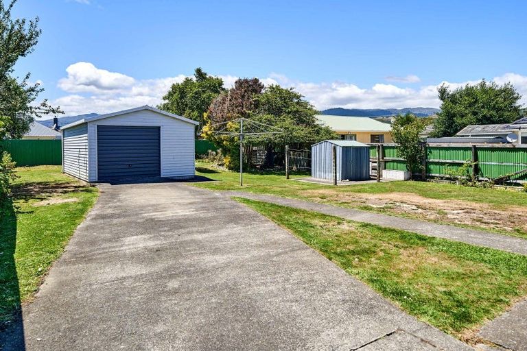 Photo of property in 7 Massey Street, Elderslea, Upper Hutt, 5018