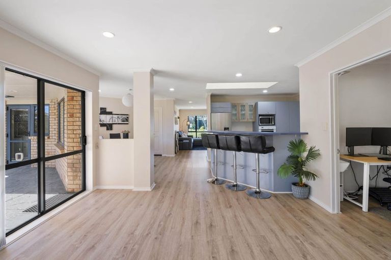 Photo of property in 18 Brittany Drive, Henderson, Auckland, 0612