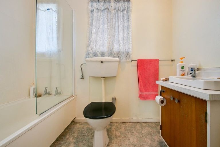 Photo of property in 82 Wynyard Crescent, Tamatea, Napier, 4112