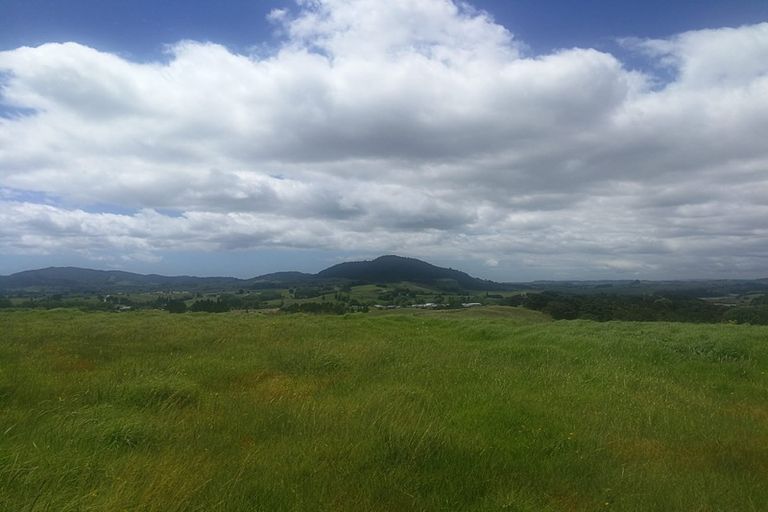 Photo of property in 6 Whaka Street, Maungaturoto, 0520