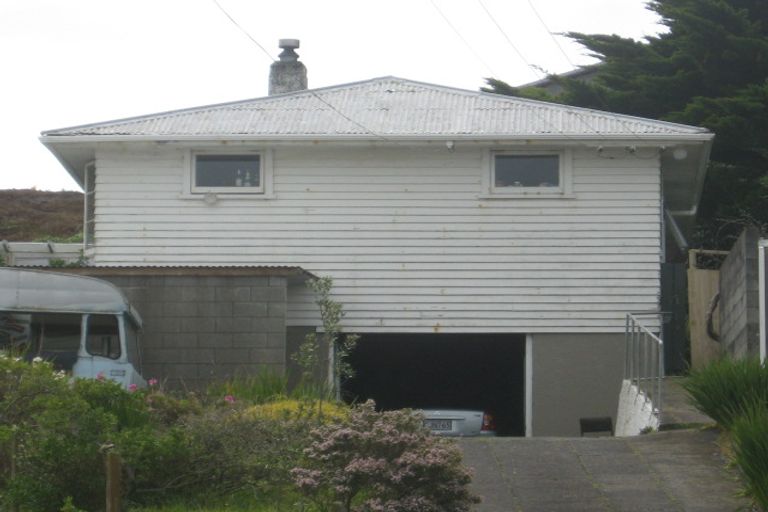 Photo of property in 13 Simons Street, Moturoa, New Plymouth, 4310