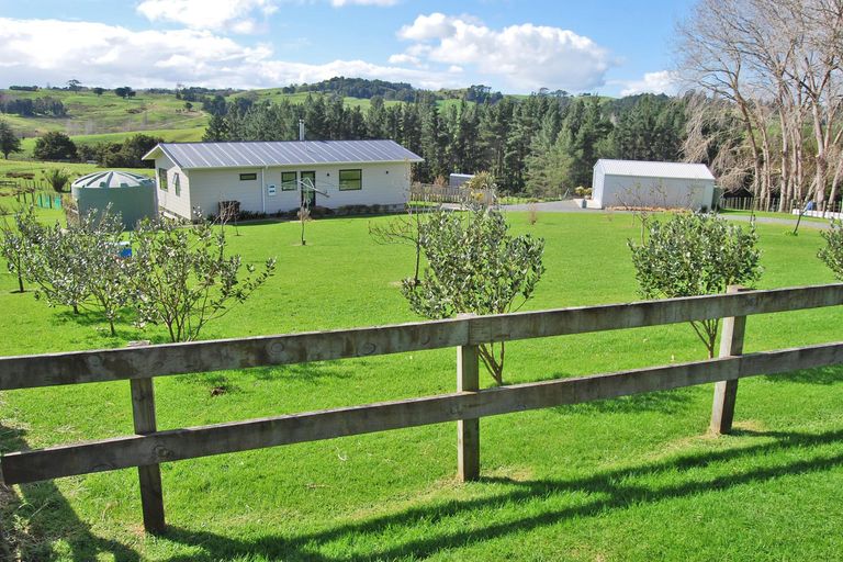 Photo of property in 56 Wattle Lane, Kaiwaka, 0573