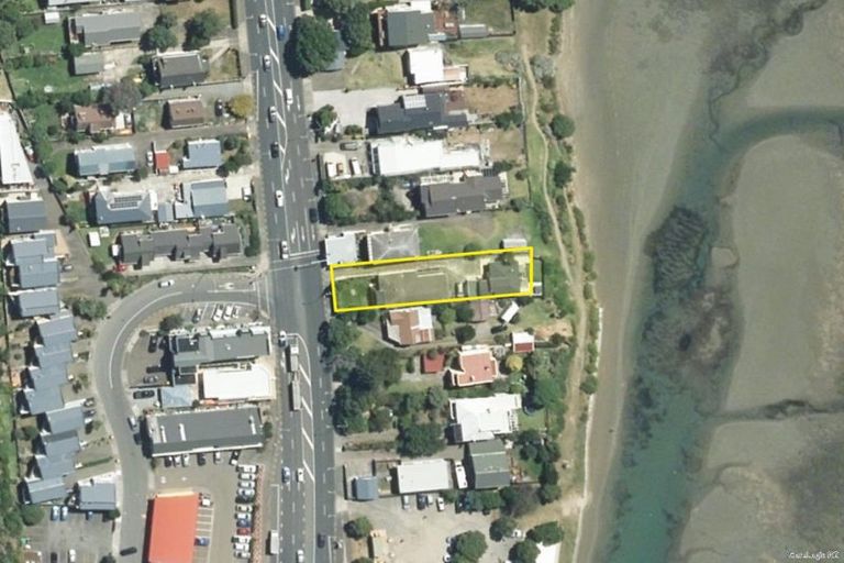 Photo of property in 14 Mana Esplanade, Paremata, Porirua, 5026