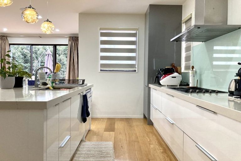 Photo of property in 73 Sturges Road, Henderson, Auckland, 0612