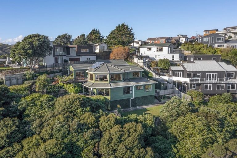 Photo of property in 18 Tremaine Place, Camborne, Porirua, 5026