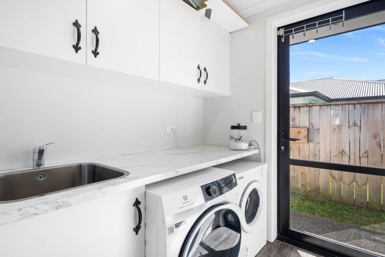 Photo of property in 82 Puhirake Crescent, Pyes Pa, Tauranga, 3112