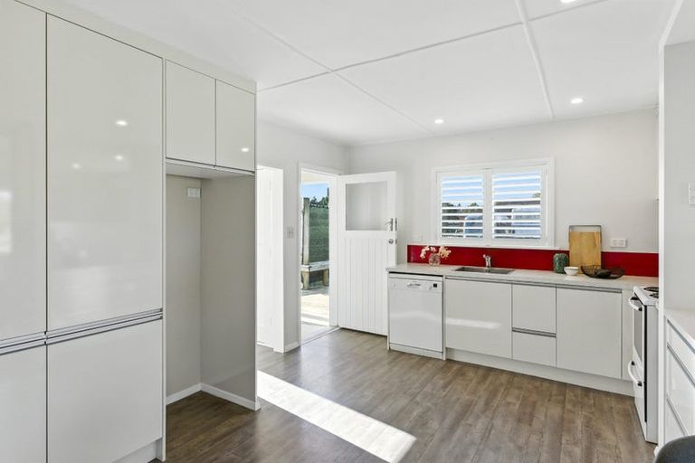 Photo of property in 931 State Highway 1, Te Horo, Otaki, 5581