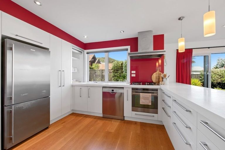 Photo of property in 19 Miro Street, Eastbourne, Lower Hutt, 5013