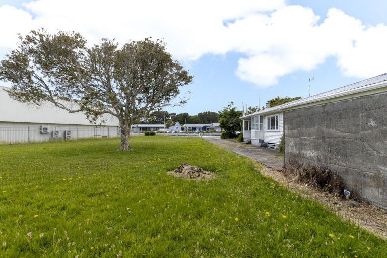 Photo of property in 160 South Road, Spotswood, New Plymouth, 4310
