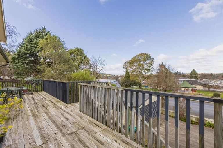 Photo of property in 52 Waverley Street, Waipawa, 4210