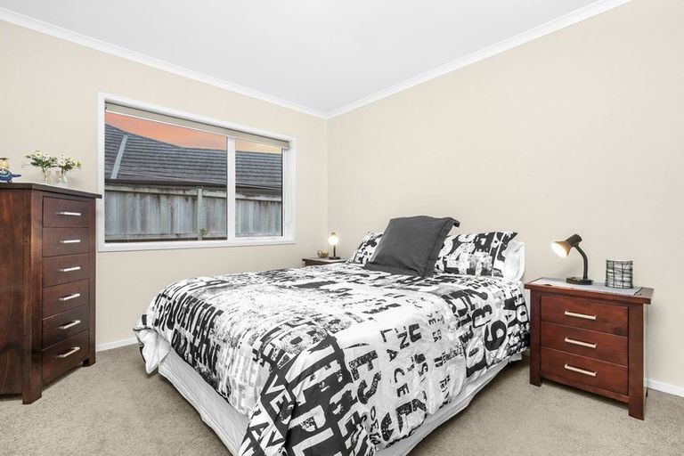 Photo of property in 12 Lombardia Way, Karaka, Papakura, 2113