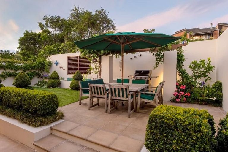 Photo of property in 11 Clifton Road, Browns Bay, Auckland, 0630