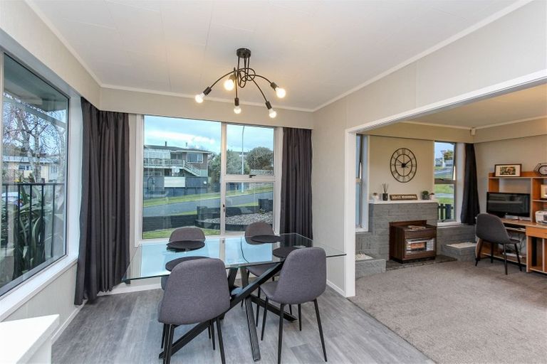 Photo of property in 3 Erica Place, Bell Block, New Plymouth, 4312