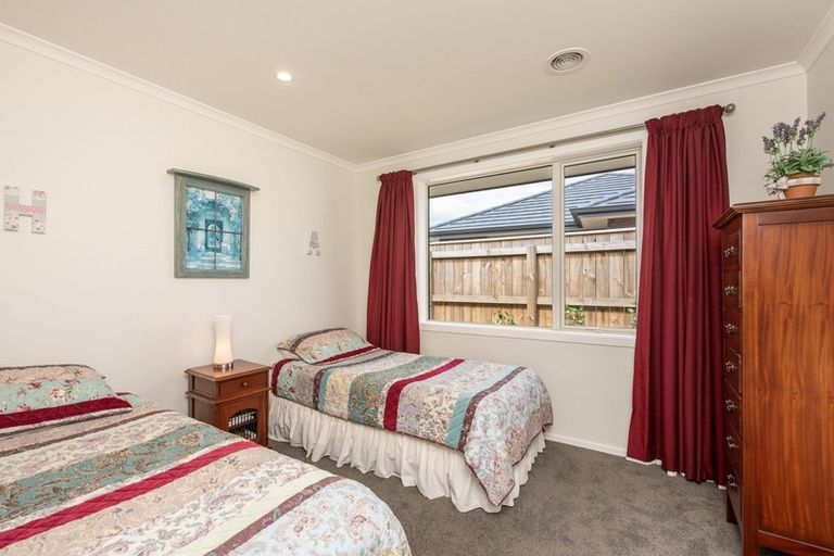 Photo of property in 15 Tapuhikura Street, Waikanae, 5036