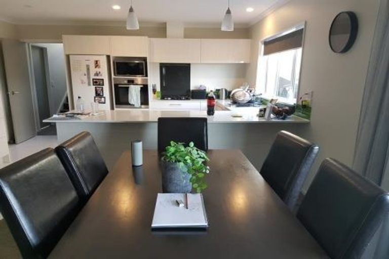 Photo of property in 7a Madeira Close, Whitby, Porirua, 5024