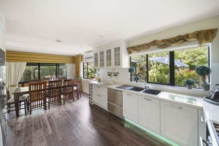 Photo of property in 20 Heyington Way, East Tamaki Heights, Auckland, 2016