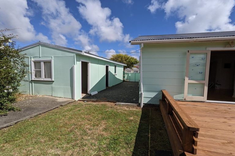 Photo of property in 8 Sussex Street, Levin, 5510