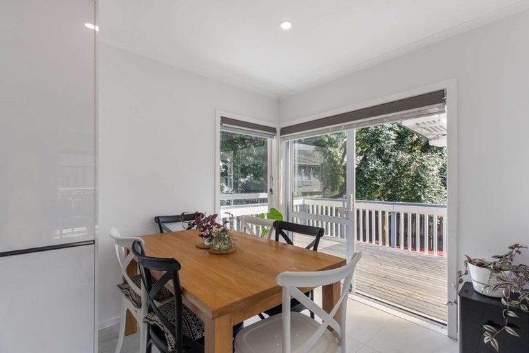 Photo of property in 93 Riverpark Crescent, Henderson, Auckland, 0610