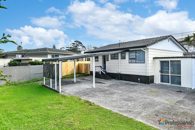 Photo of property in 1/7 Mon Desir Place, Manurewa, Auckland, 2102