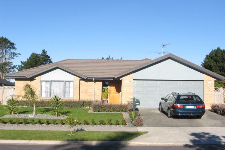 Photo of property in 24 Blackwood Drive, Wattle Downs, Auckland, 2103