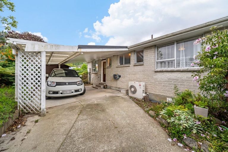Photo of property in 2/7 Harvard Grove, Totara Park, Upper Hutt, 5018