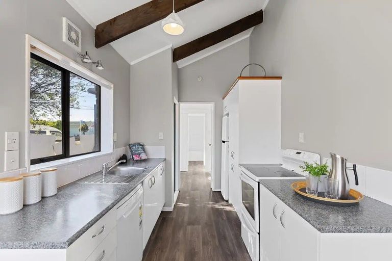 Photo of property in 65a Vardon Road, St Andrews, Hamilton, 3200