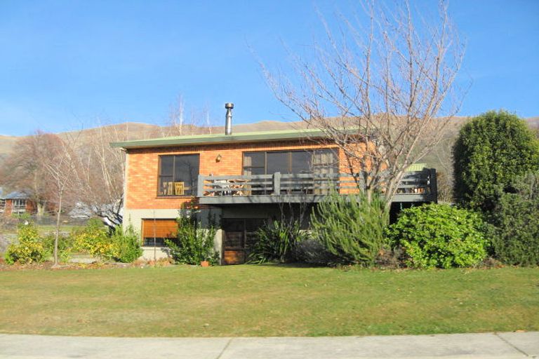 Photo of property in 9 Norman Terrace, Wanaka, 9305