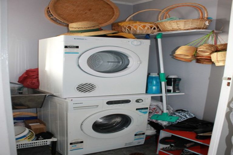 Photo of property in 11 Ben Lora Place, Mangere East, Auckland, 2024