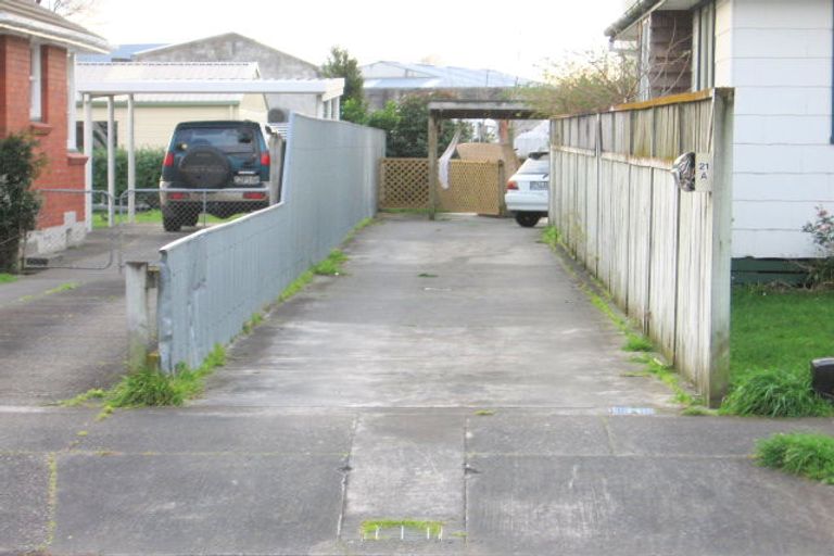 Photo of property in 21 Tilbury Avenue, Hokowhitu, Palmerston North, 4410