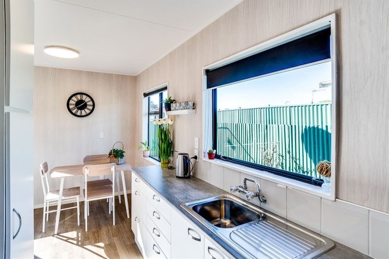 Photo of property in 25 Windsor Terrace, Taradale, Napier, 4112