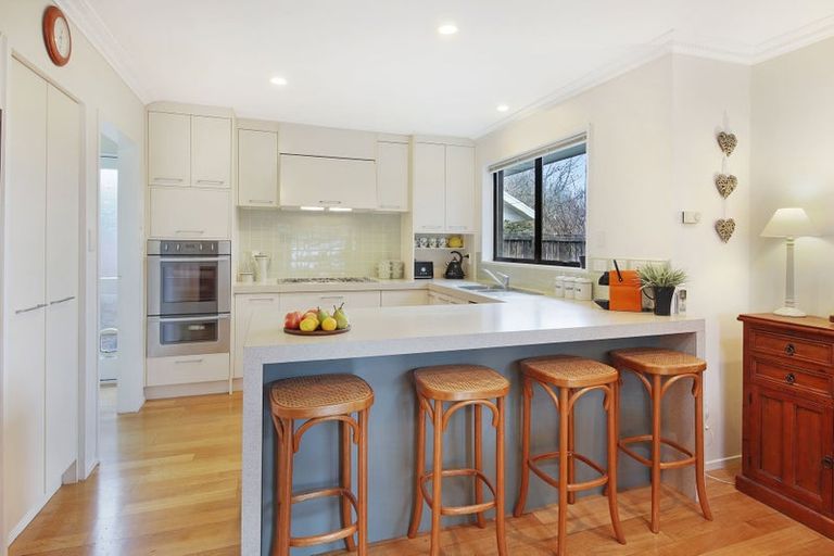 Photo of property in 15 Witbrock Crescent, Burnside, Christchurch, 8053