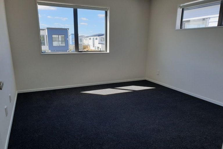 Photo of property in 77 Bellbird Street, Papakura, 2110