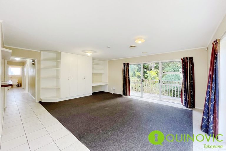 Photo of property in 2/23 Luckens Road, West Harbour, Auckland, 0618