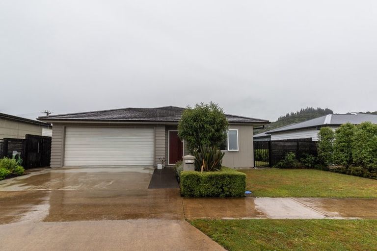 Photo of property in 51 Grovedale Square, Wainuiomata, Lower Hutt, 5014