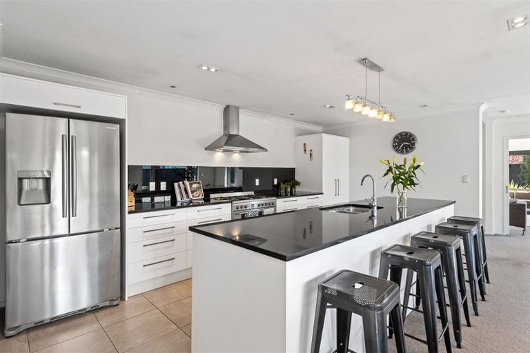 Photo of property in 18 Bateman Avenue, Bryndwr, Christchurch, 8053