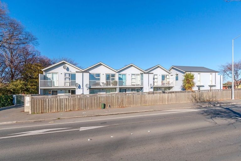 Photo of property in 13/14 Brougham Street, Addington, Christchurch, 8024